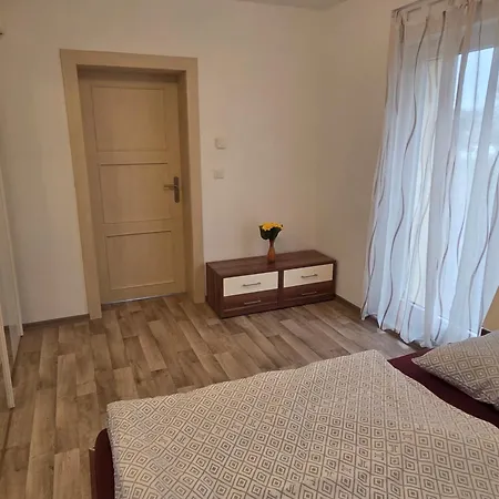 Spacious About 90 Sqm アパート *