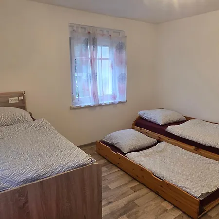 Spacious About 90 Sqm アパート フライタール